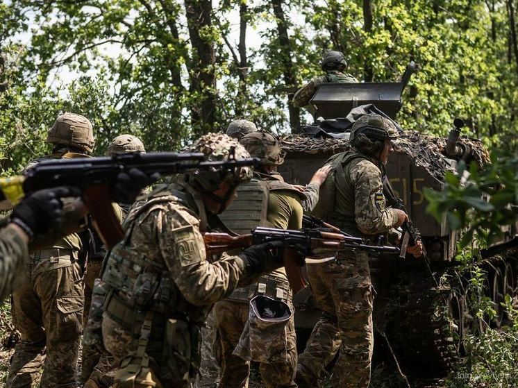 Украинские солдаты рассказали о потере половины подразделения ради продвижения на километр