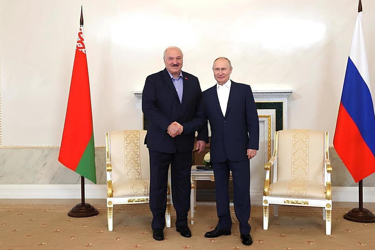 Путин и Лукашенко встретились в Кронштадте 23 июля