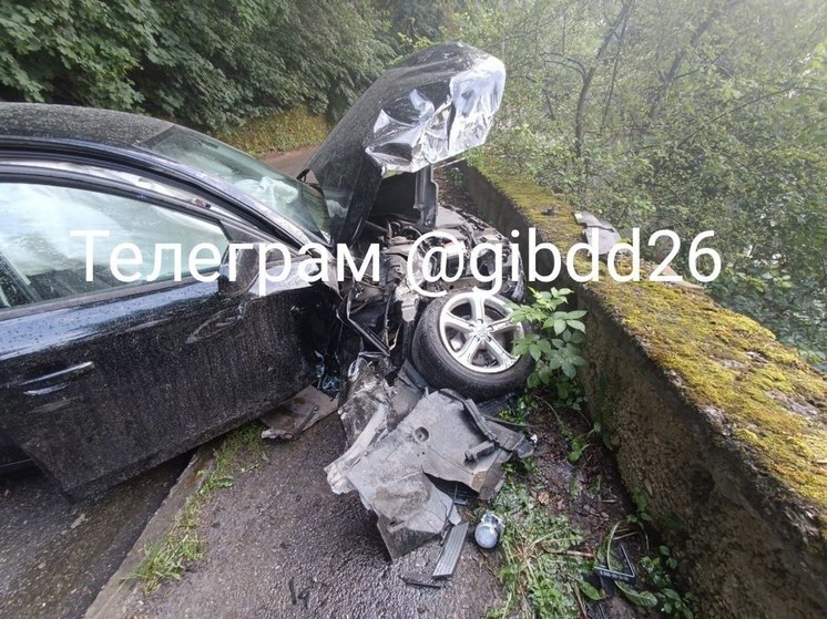 На Ставрополье подросток с приятелями разбил отцовскую иномарку