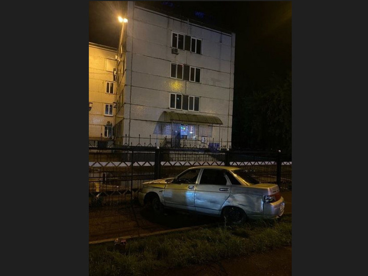 Новокузнецкий автолюбитель врезался в здание ГИБДД