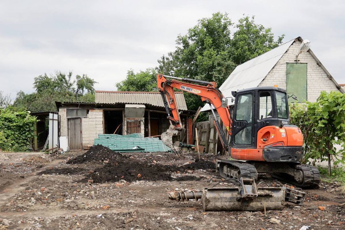 В Валуйках Белгородской области осталось восстановить 79 домов и 37  квартир, пострадавших после обстрелов - МК Белгород