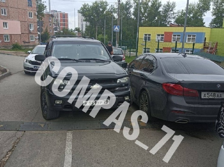 В Туле на улице Серебровской пьяный водитель Chevrolet устроил массовое ДТП