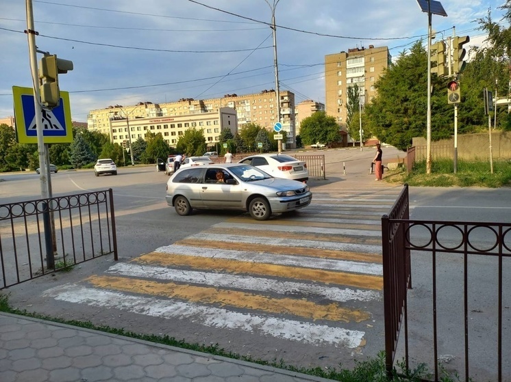 В Сальске водитель легковушки сбил 9-летнего школьника