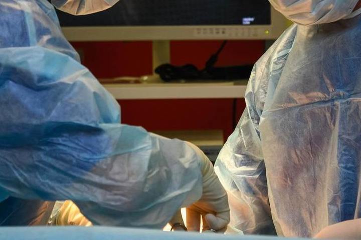 Астраханские врачи спасли раненного шилом в сердце 61-летнего мужчину