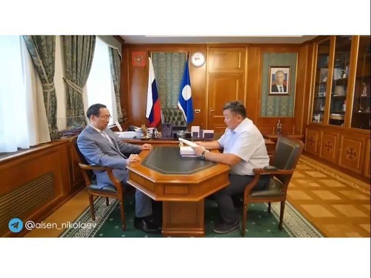 Глава Якутии и директор Управления автодороги «Вилюй» обсудили ход дорожных работ