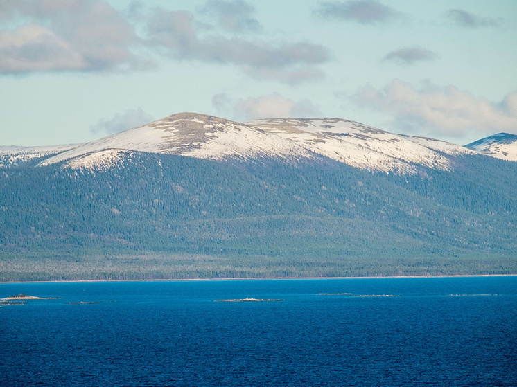 Грузовик с туристами опрокинулся на Алтае, один человек погиб