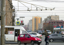 Новую разметку нанесли на перекрестке проспекта Ленина и улицы Российской