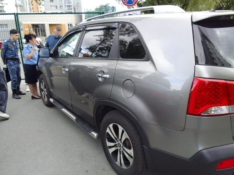 Казанец оплатил долг по алиментам после ареста его авто