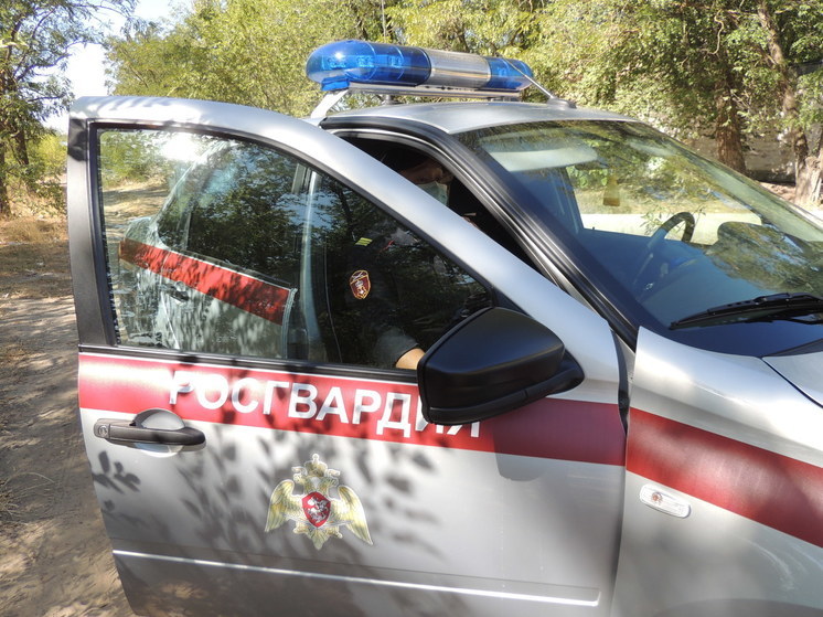 В Калмыкии росгвардейцы задержали подозреваемого в незаконном изготовлении наркотиков