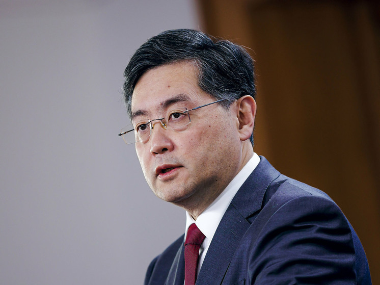 Таинственно исчезнувший из общественного поля зрения Цинь Ган смещен с должности главы МИД