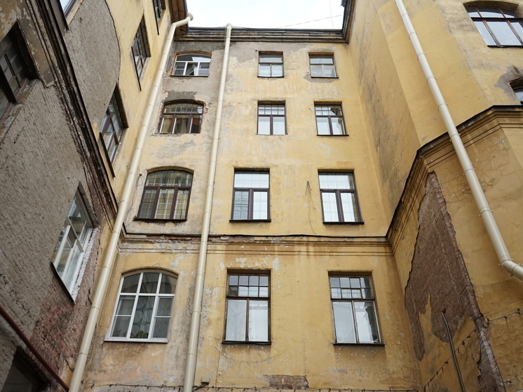 В Петербурге спрос на вторичную недвижимость снизился на 40 %