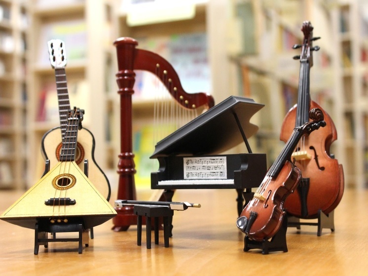 В школу искусств Олекминского района Якутии прибыли музыкальные инструменты на 2,4 миллиона рублей