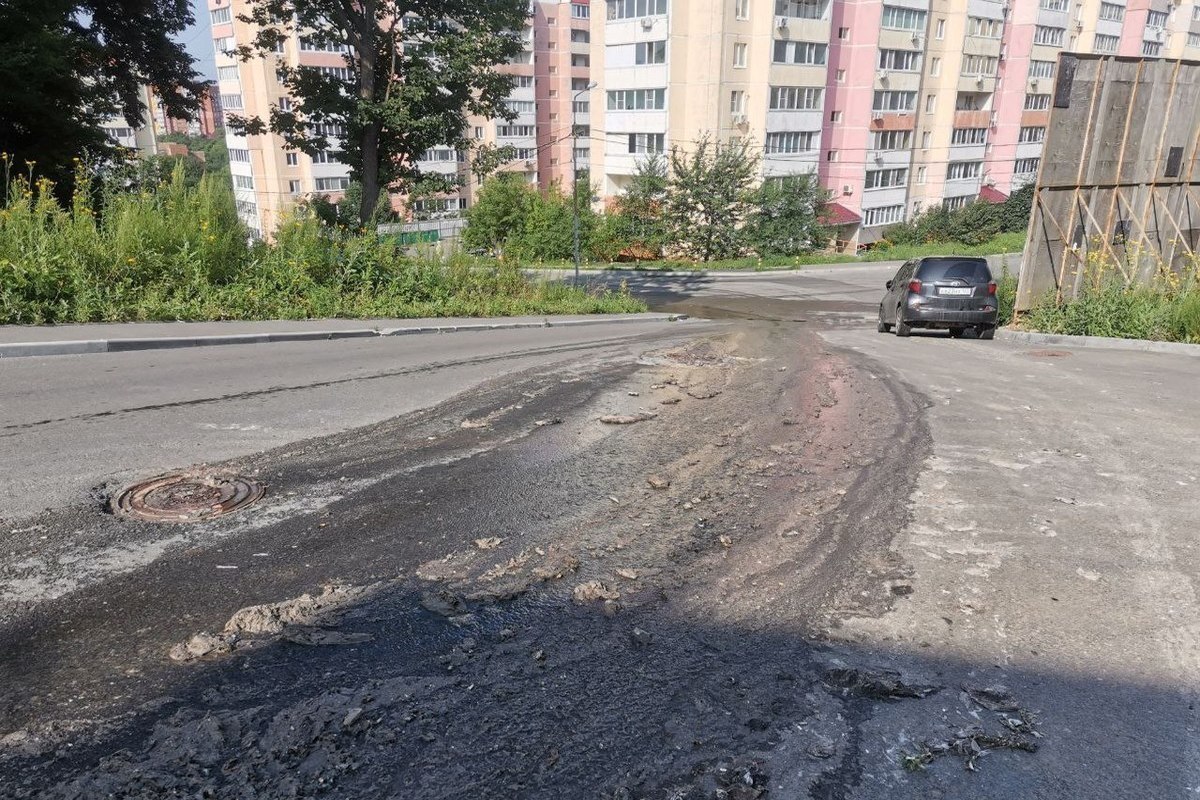 Девушки обоссанки залили все вокруг