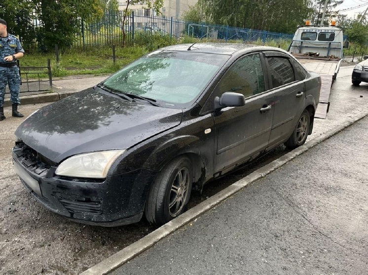 Должник пытался угнать свой арестованный автомобиль в Екатеринбурге