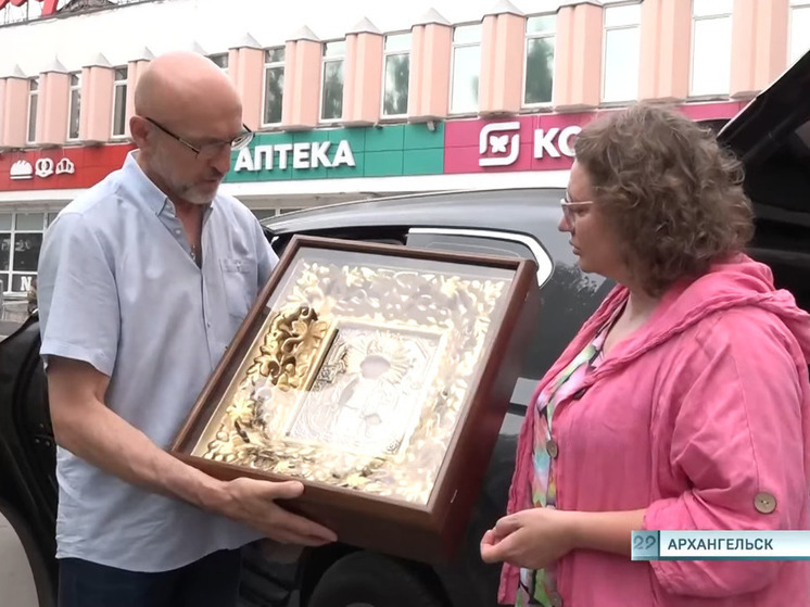 Жители Мезени могут наслаждаться видом старинной иконы святителя Николая Чудотворца