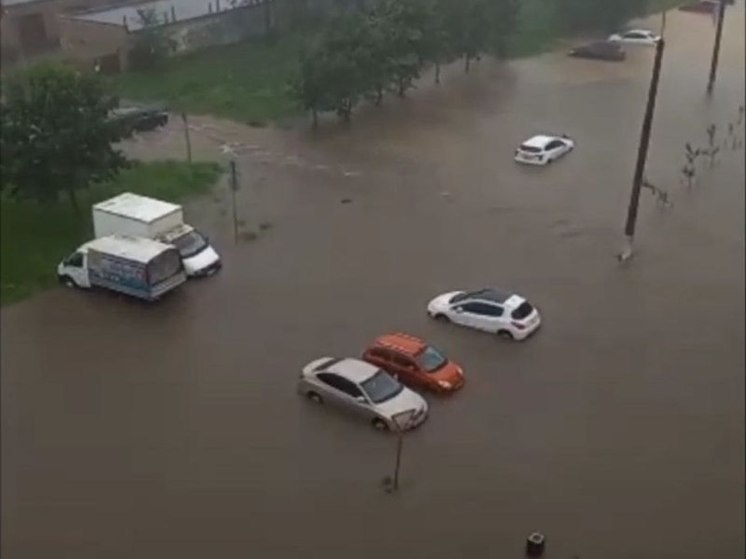 Дороги в Подмосоквье оказались затоплены из-за ливня