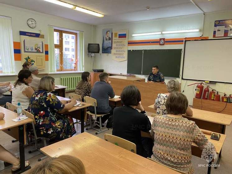 В Курской области пожарные посетят с проверкой более 900 учреждений образования