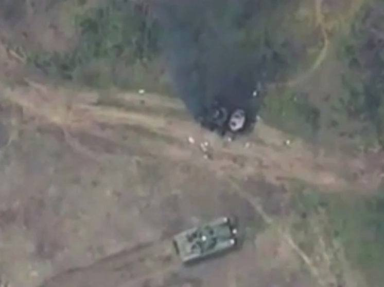 В Сети появилось видео битвы дронов и роты танков: беспилотники победили
