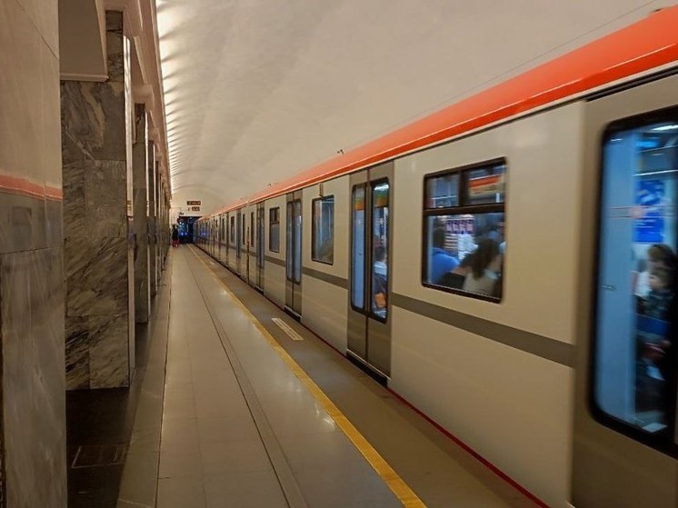 Станцию метро «Ленинский проспект» залило из-за аварии на теплосетях