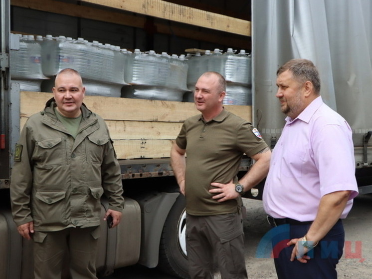 Удмуртия передала защитникам ЛНР бутилированную воду