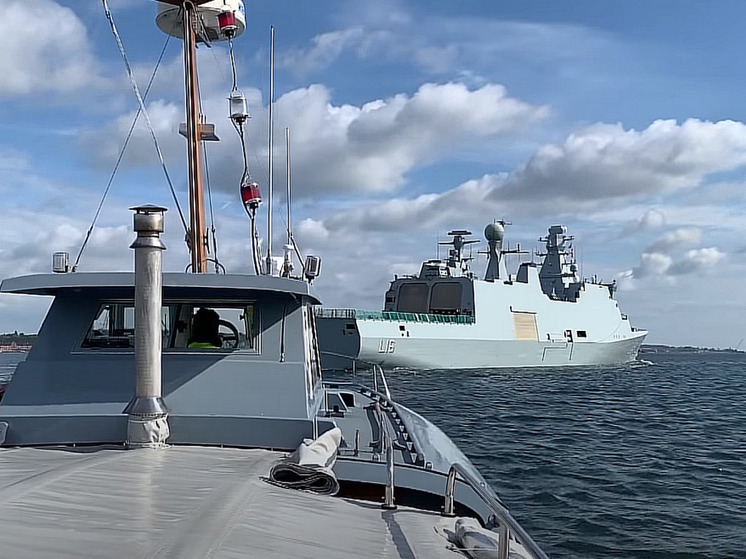 Адмирал США: Конвои НАТО смогут защитить украинские корабли в Черном море