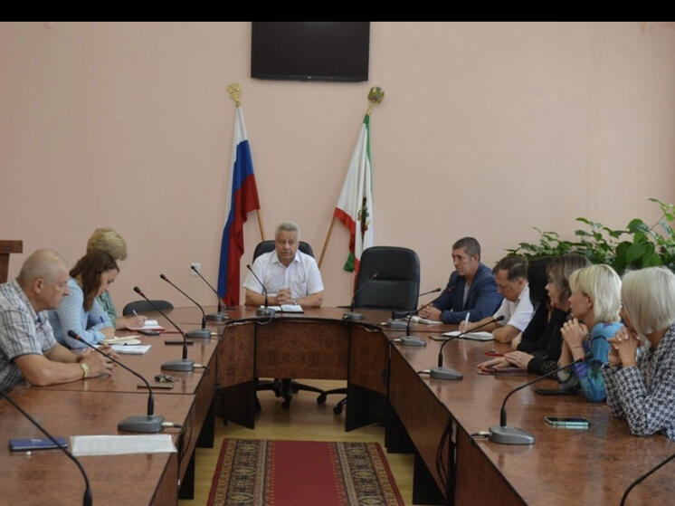 Глава Ярцева Владимир Макаров провел расширенное рабочее совещание