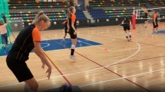 Тренировка волейболисток в Хабаровске похожа на слаженную работу завода