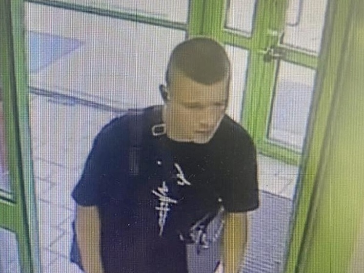 Разыскивается молодой человек, укравший 33 зубных пасты в Екатеринбурге