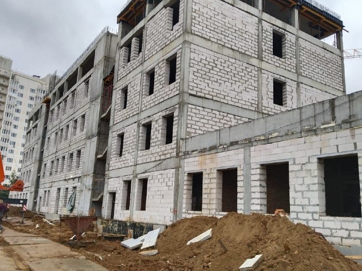 Строительство поликлиники на Правобережье Калуги идет с опережением