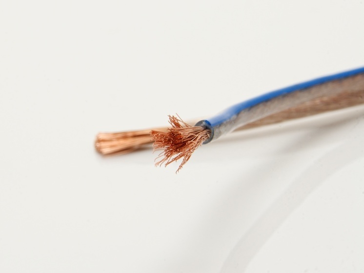 Рецидивисты оборвали связь жителям района города бумажников Карелии