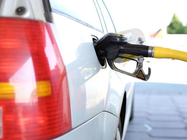 Эксперт Баженов: на российских АЗС бензин продается ниже себестоимости