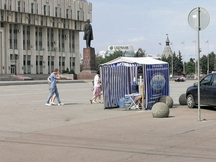 В Туле из-за жары бесплатно раздают воду