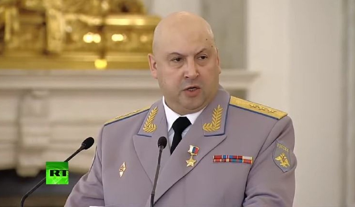 Суровый Суровикин: самые грозные фото пропавшего генерала