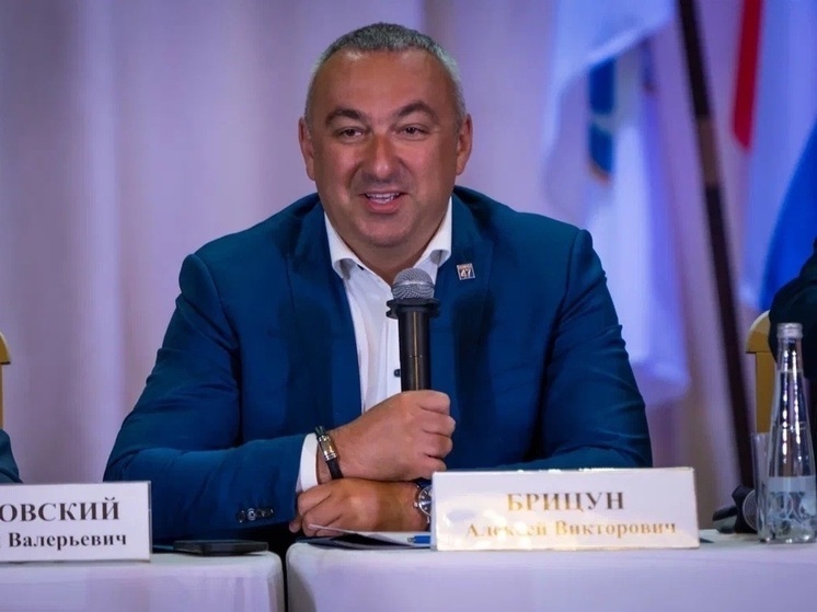 Вклад «пришлых»: Алексей Брицун попрощался с Волховским районом