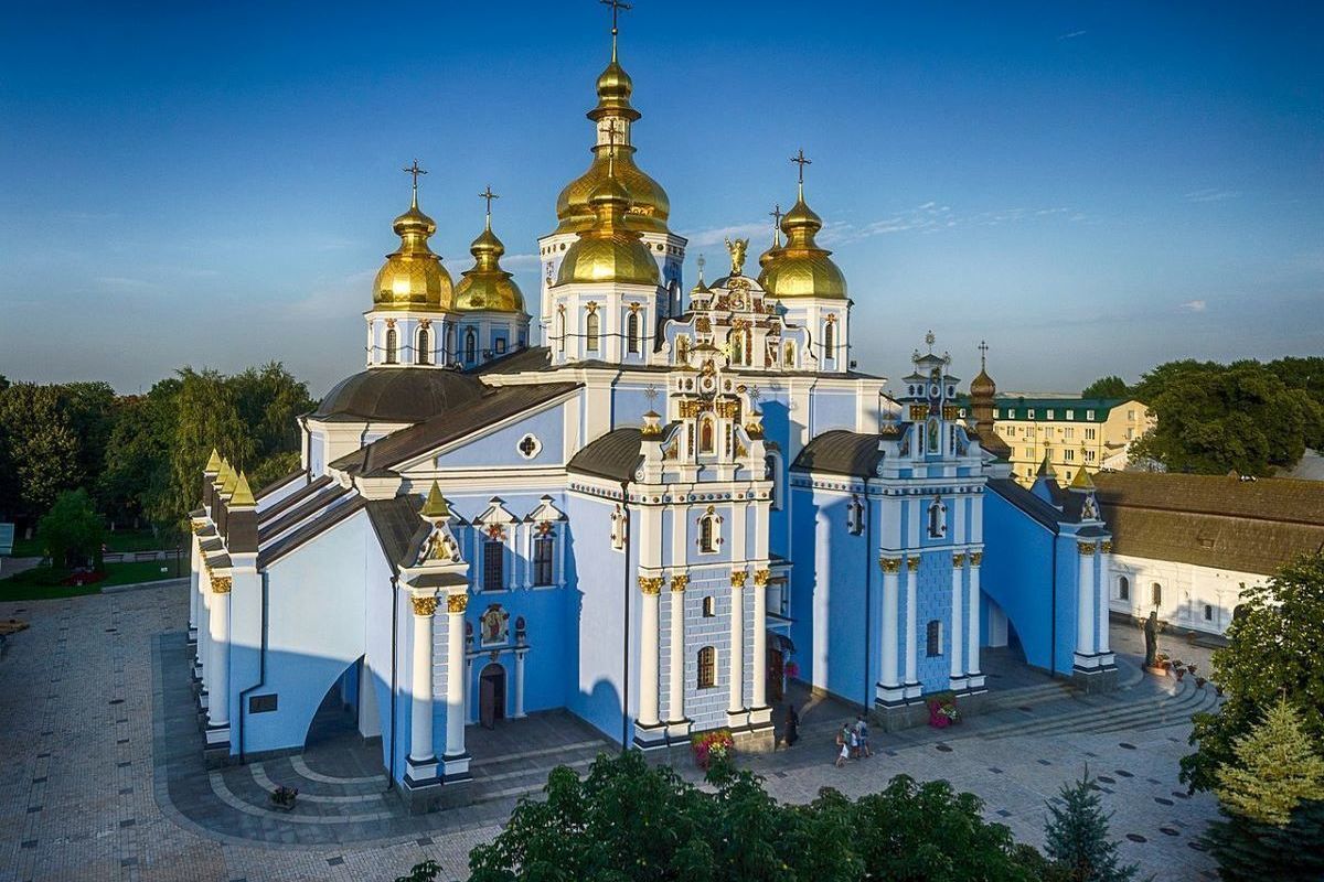 Православная церковь украины. Собор Михайловского Златоверхого монастыря. Собор Михаила Златоверхого в Киеве. Михайловский Златоверхий монастырь Киев. Собор Архангела Михаила Михайловского Златоверхого монастыря.