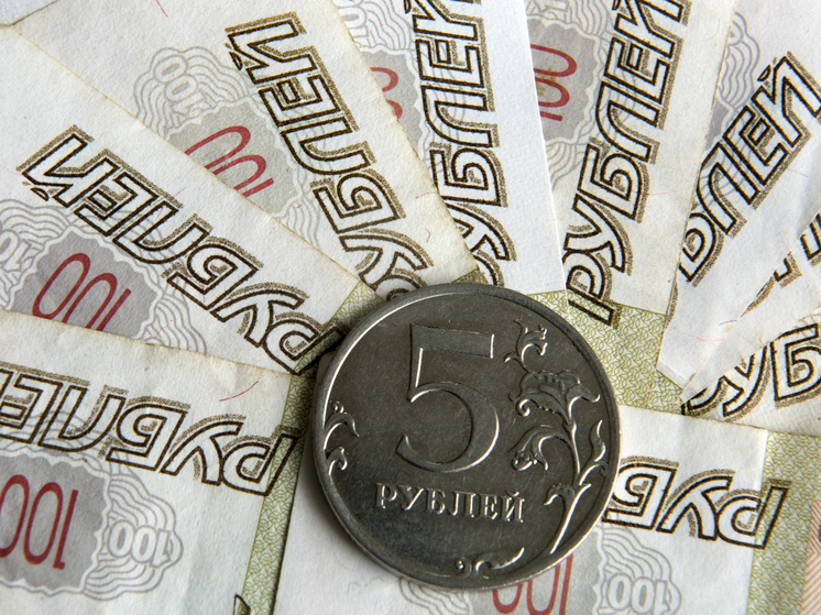 Аналитик SberCIB предупредил о риске «саморазогрева» рубля из-за бюджетного правила