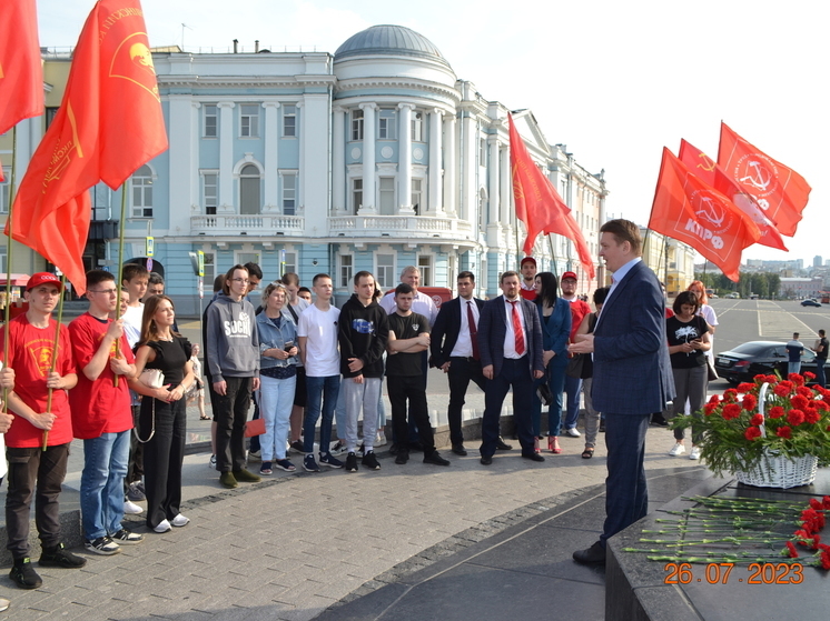 26 июля в Нижнем Новгороде состоялась дружеская встреча студентов из Воронежской и Белгородской области с нижегородской молодежью и активистами Ленинского комсомола