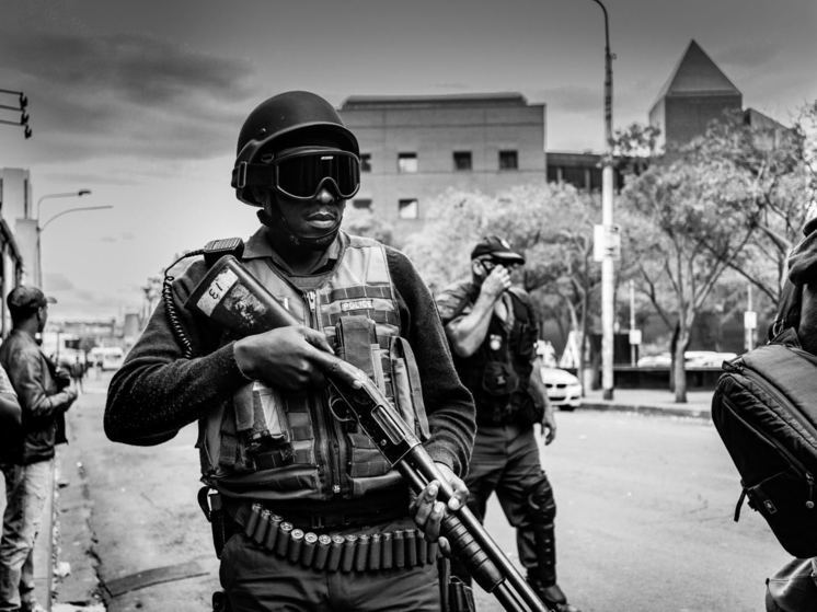 Военные Нигера присоединились к задержавшим президента страны заговорщикам