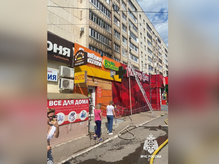 При пожаре в многоэтажке в Уфе спасли 17 человек