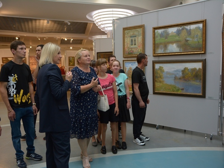 Выставка «Добрые мудрости» открылась в КВЦ имени Тенишевых