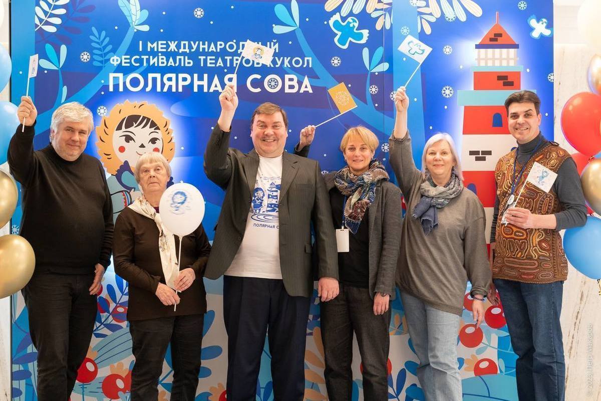 Владимир Путин объявил благодарность коллективу Мурманского театра кукол