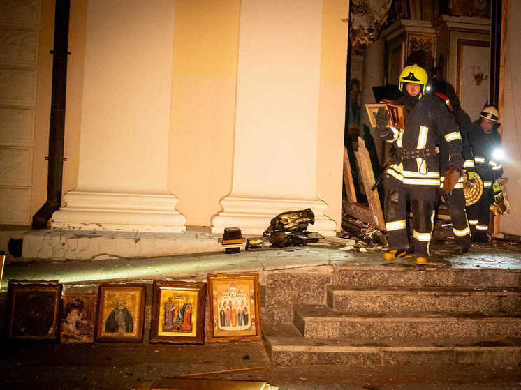 После ракетной атаки на Одесский порт из Кафедрального собора умыкнули ценнейшую икону0