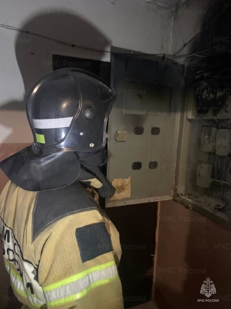 В Орле из многоэтажки эвакуировали 10 человек