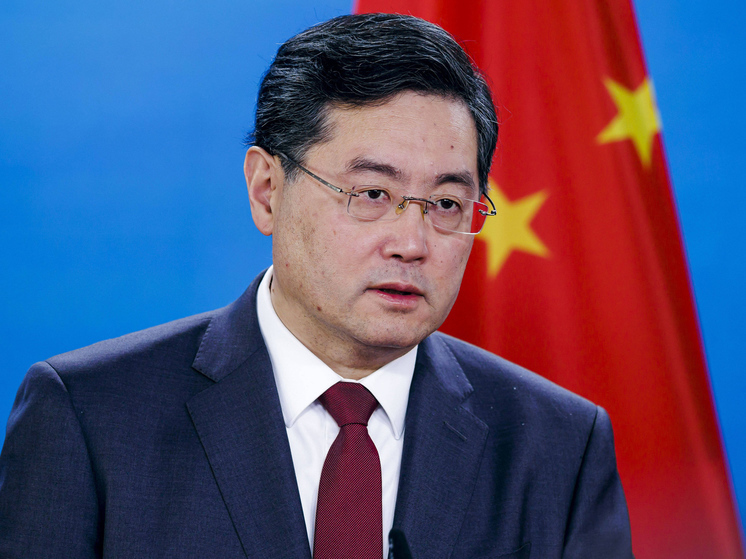 На сайт МИД КНР вернули убранные ранее данные об отстраненном главе ведомства