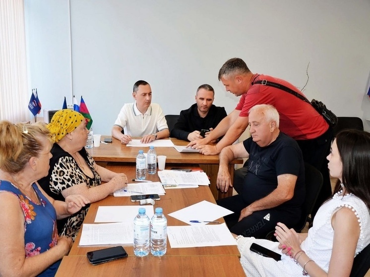 Депутат ЗСК Виктор Тепляков встретился с жителями микрорайона КСМ в Сочи