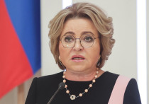 Спикер Совфеда Валентина Матвиенко раскритиковала замглавы Минфина Алексея Лаврова после того, как он не смог ответить на вопрос о выпадающих доходах бюджета в случае освобождения туроператоров от уплаты НДС