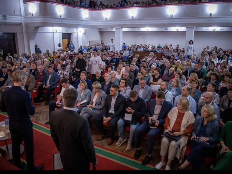 Врио губернатора подвел итоги встречи с жителями Рославля