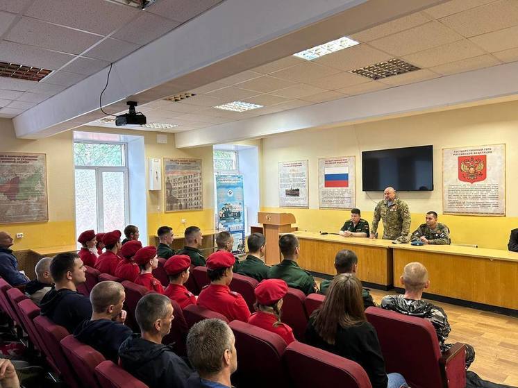Более 50 добровольцев из Ленобласти отправились в зону СВО