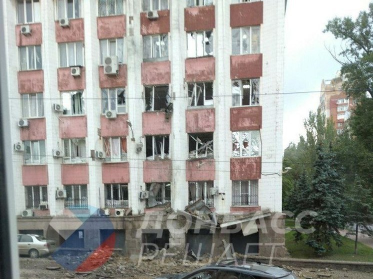 Целью обстрела ВСУ стало здание МВД в центре Донецка