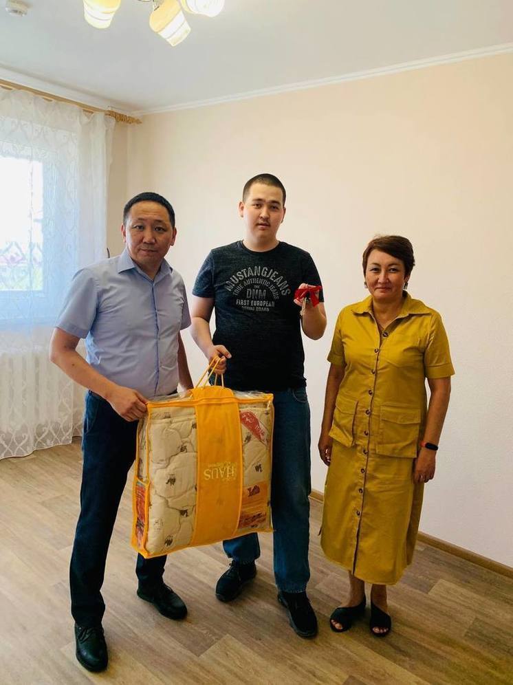 В Калмыкии еще один житель празднует новоселье